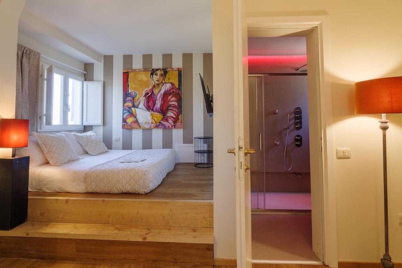 Aurora Boutique & Private